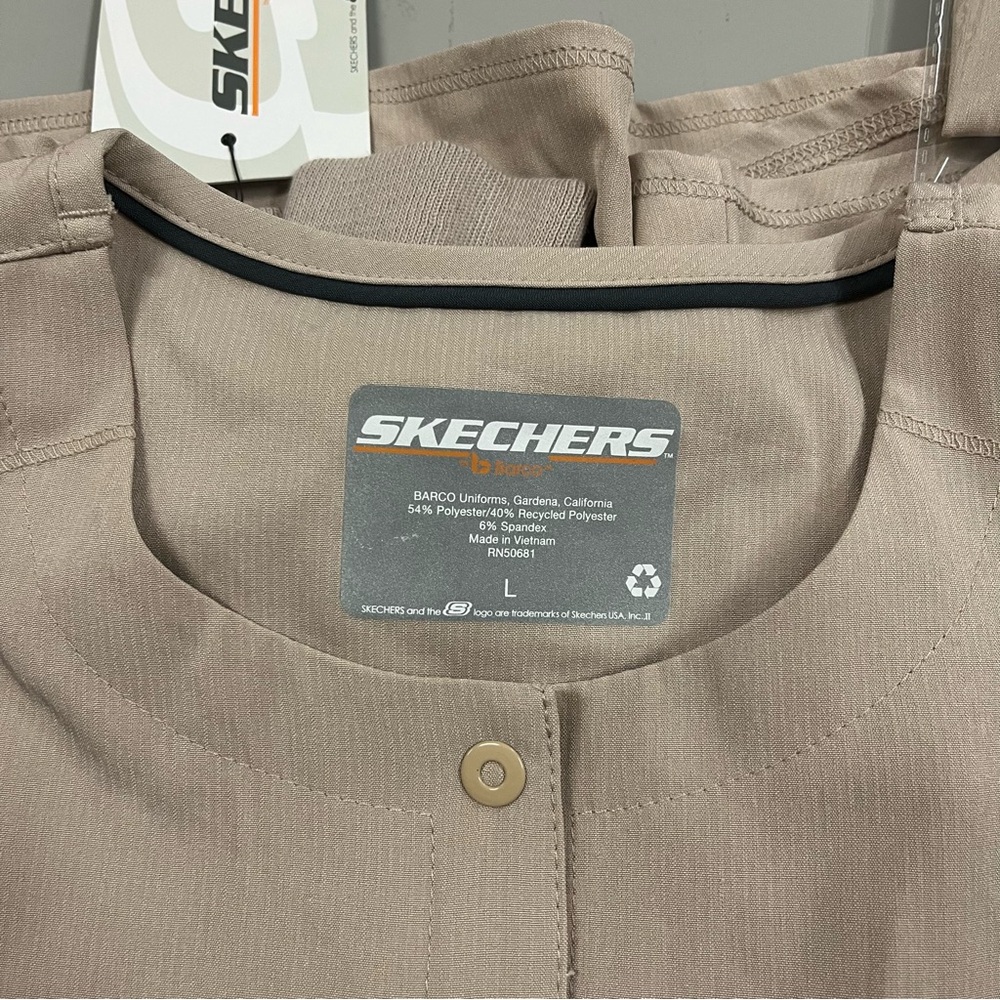 NWT Sketchers Khaki Button Up Scrub Jacket Multiple Sizes - Picture 9 of 12